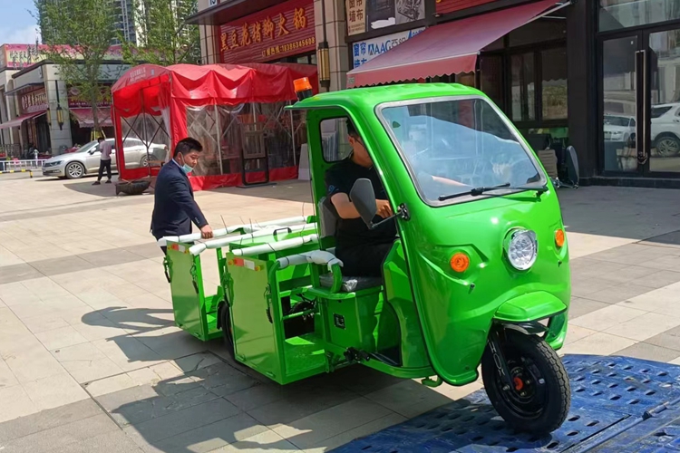 電動垃圾清運(yùn)車 電動三輪四桶車 適用于城鎮(zhèn)街道車站工廠